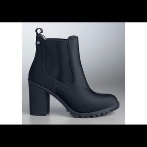 Vera Wang boots barely used!